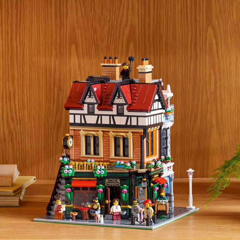 LEGO Tudor Corner House 10350 Icons