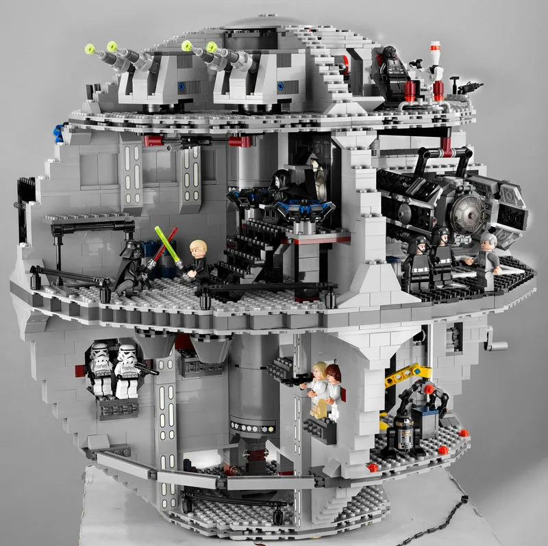 LEGO DeathStar 2008: 3,886 pieces 10188 Star Wars