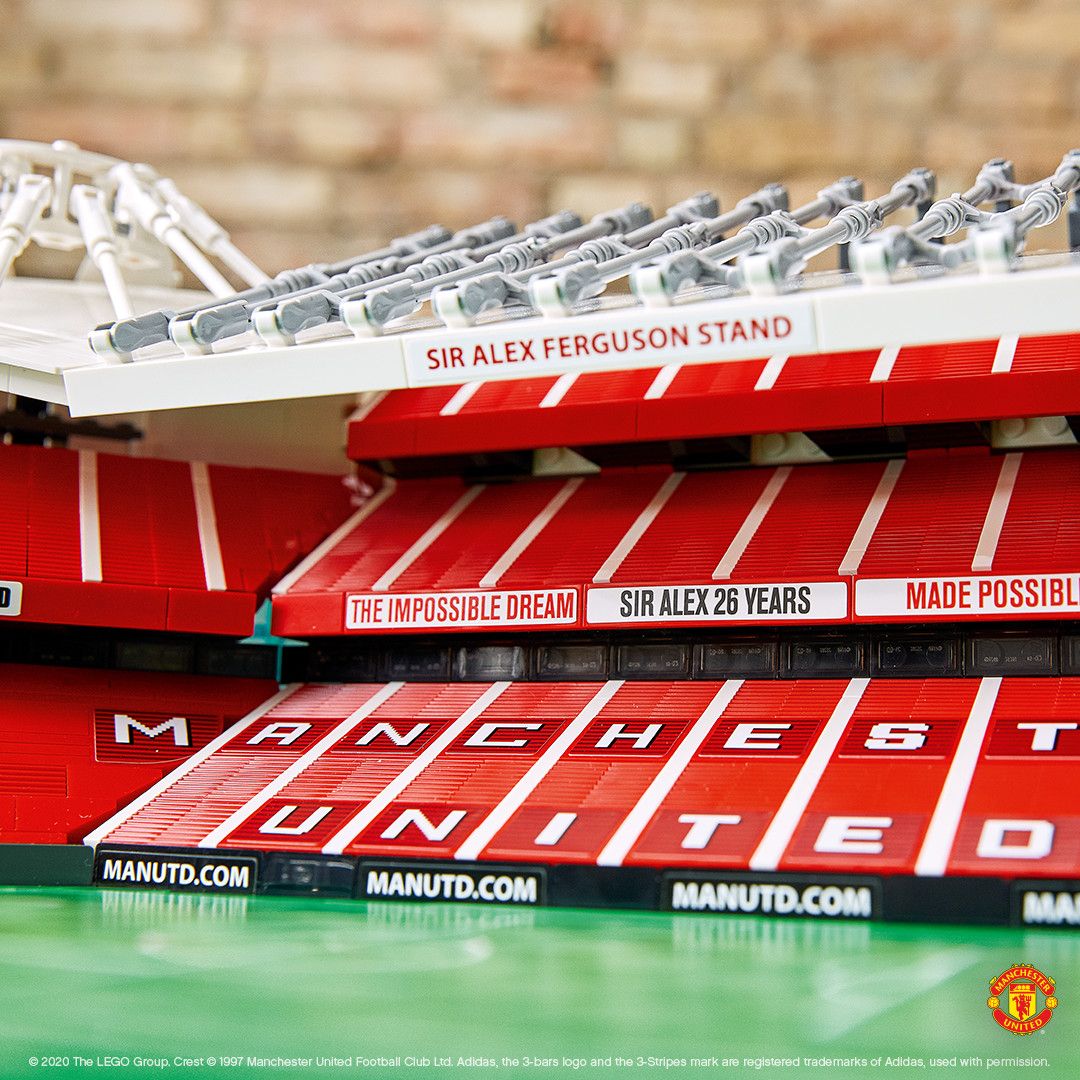 LEGO Manchester United Football Stadium 10272 Creator Expert