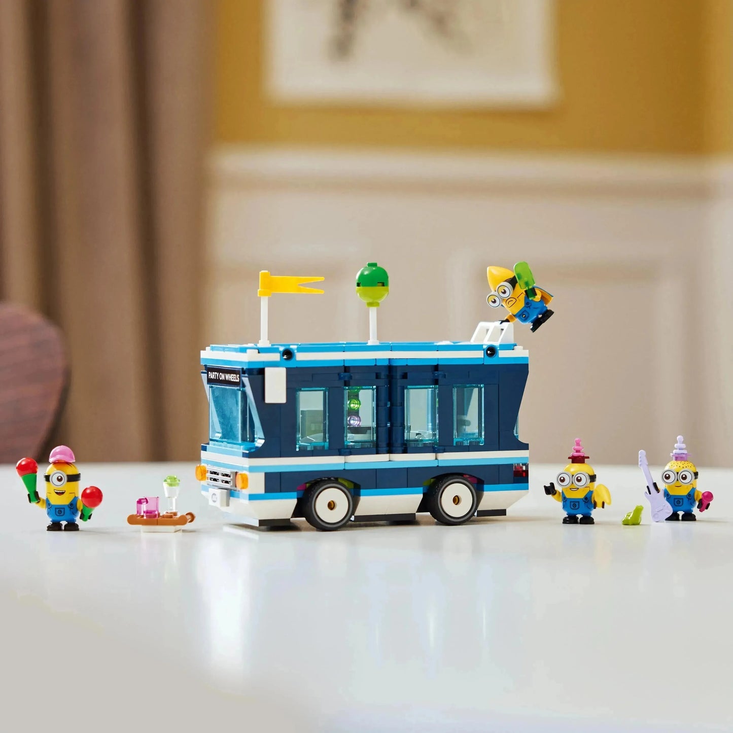 LEGO Muzikale feestbus van de Minions 75581 Minions