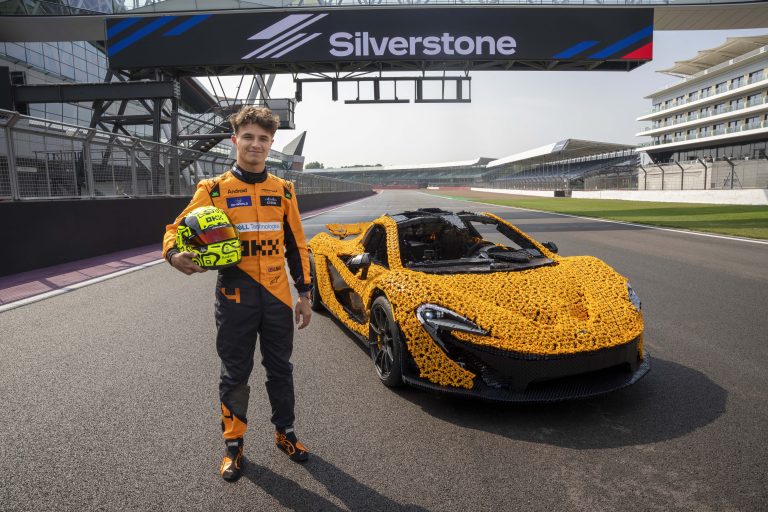 2TTOYS | Official LEGO shop😊🥰 LEGO 42172 De McLaren P1 Ultimate Car auto www.2ttoys.nl