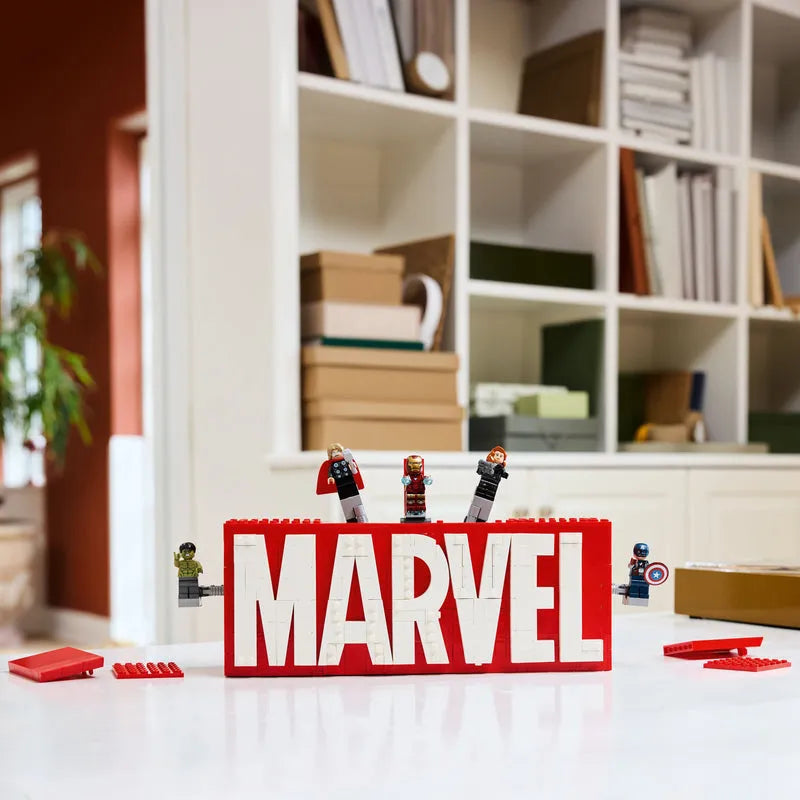 LEGO Marvel logo en figuren 76313 Superheroes