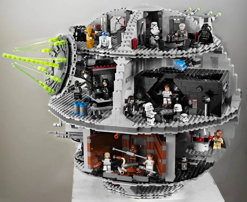 LEGO DeathStar 2008: 3,886 pieces 10188 Star Wars