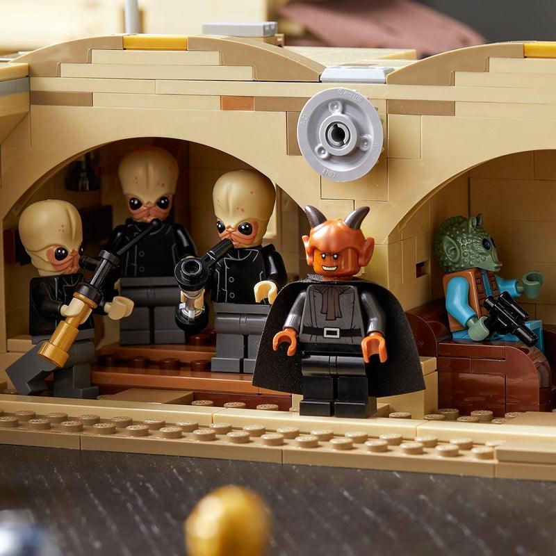 LEGO Mos Eisley Cantina inclusief Luke Skywalker, Han Solo en C-3PO 75290 StarWars LEGO STARWARS @ 2TTOYS | Official LEGO shop😊🥰 LEGO €. 424.99