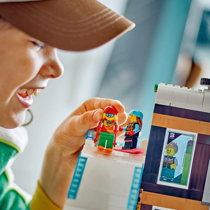 LEGO Ski- en klimcentrum 60366 Ski City LEGO @ 2TTOYS | Official LEGO shop😊🥰 LEGO €. 88.98