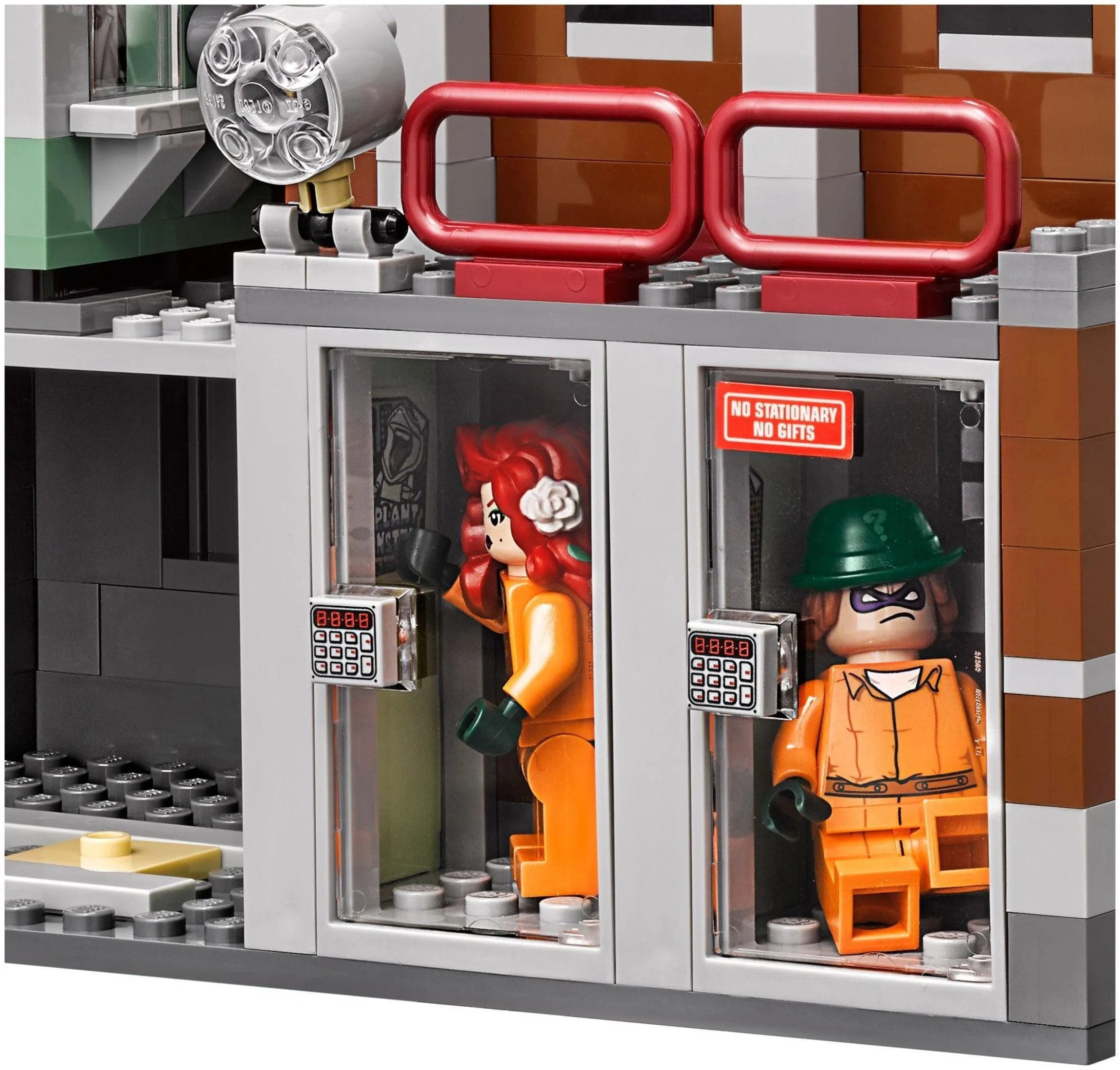 LEGO 70912 Arkham Asylum – Labyrinth 2TTOYS | Official LEGO shop