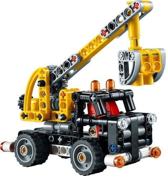 LEGO Cherry Picker 42031 TECHNIC LEGO TECHNIC @ 2TTOYS | Official LEGO shop😊🥰 LEGO €. 12.99