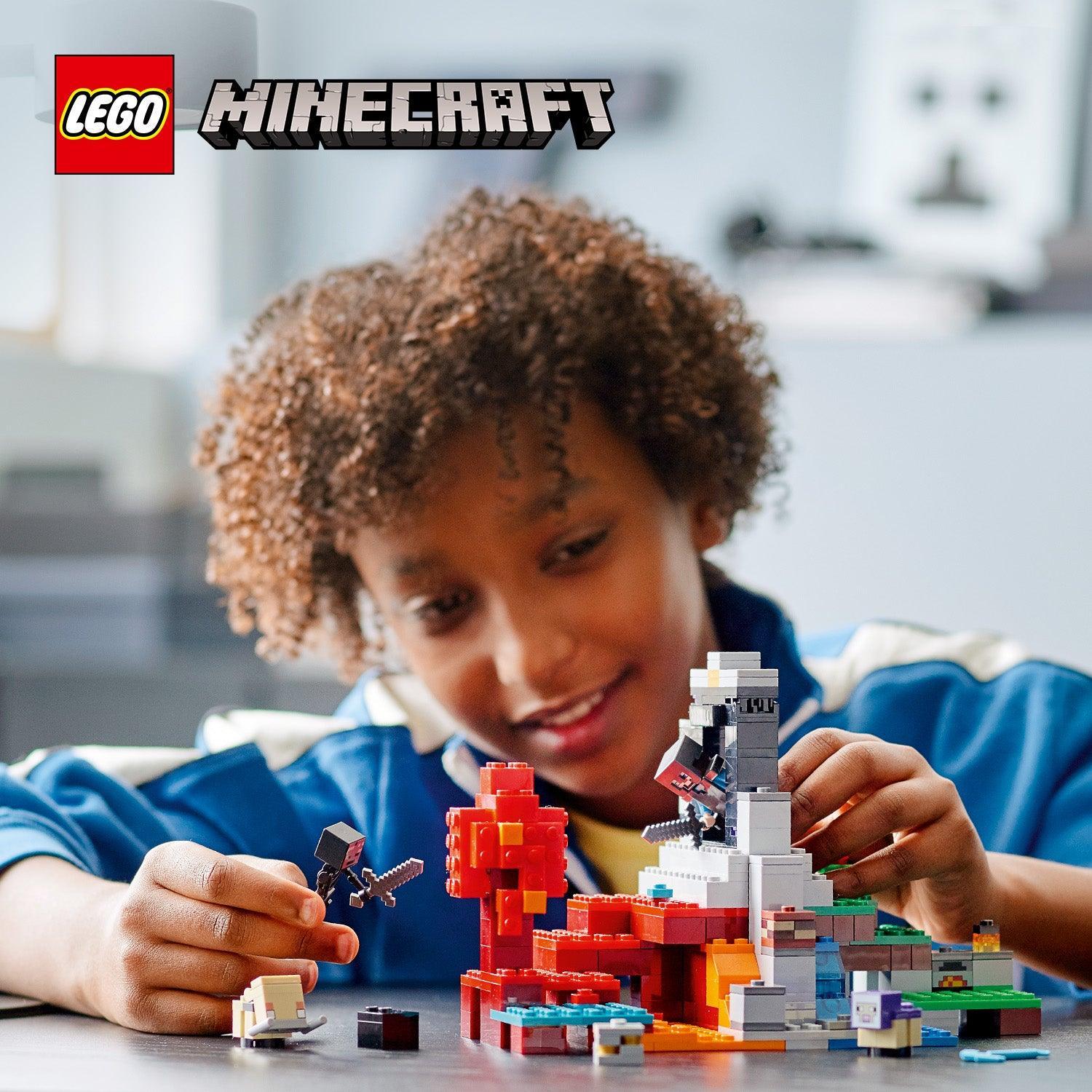 LEGO Het verwoeste portaal 21172 Minecraft LEGO MINECRAFT @ 2TTOYS | Official LEGO shop😊🥰 LEGO €. 34.99