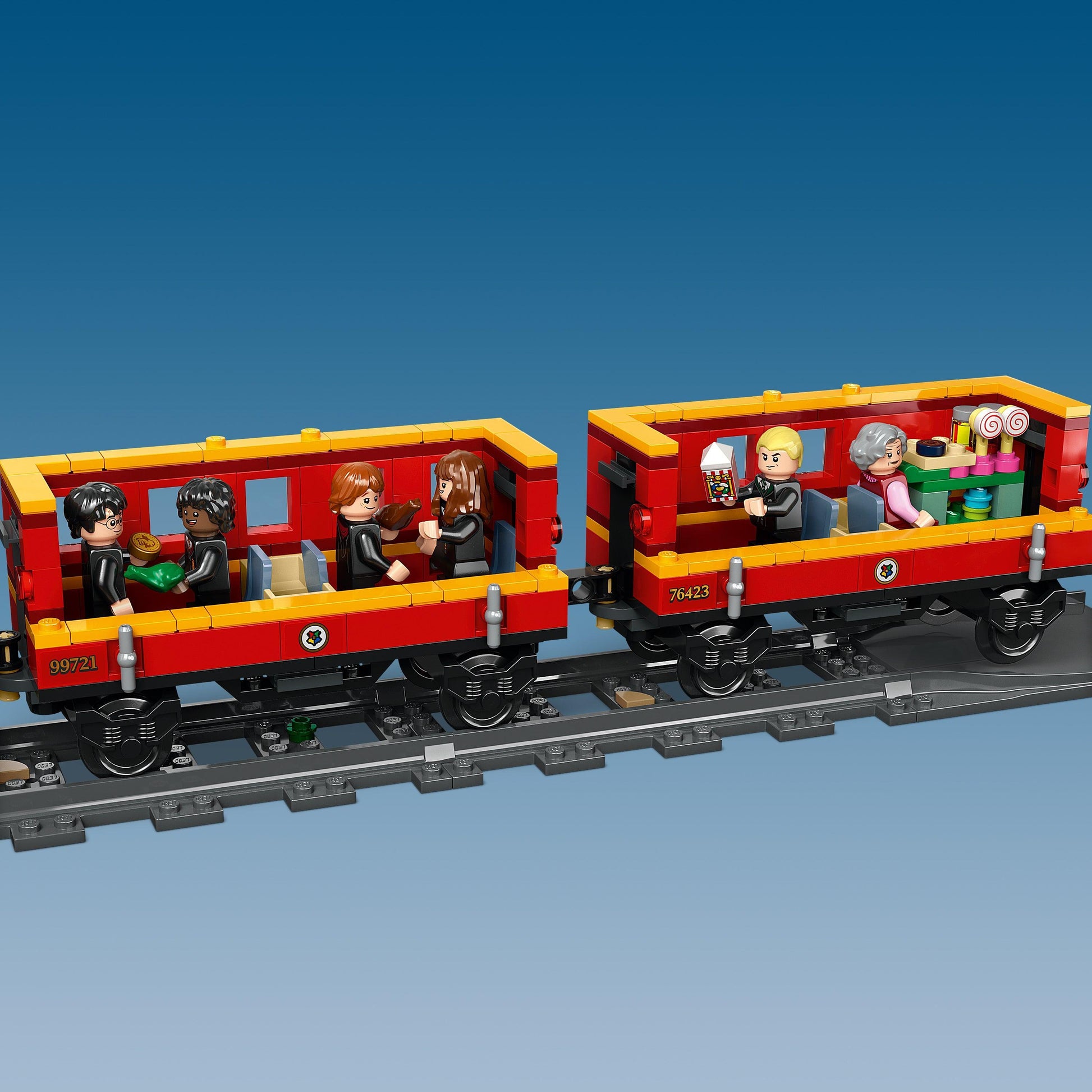 LEGO Hogwarts Express & Hogsmeade Station 76423 Harry Potter LEGO HARRY POTTER @ 2TTOYS LEGO €. 129.99