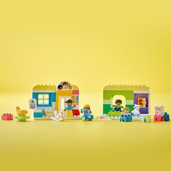 LEGO Life At The Day-Care Center 10992 DUPLO LEGO DUPLO @ 2TTOYS | Official LEGO shop😊🥰 LEGO €. 47.99