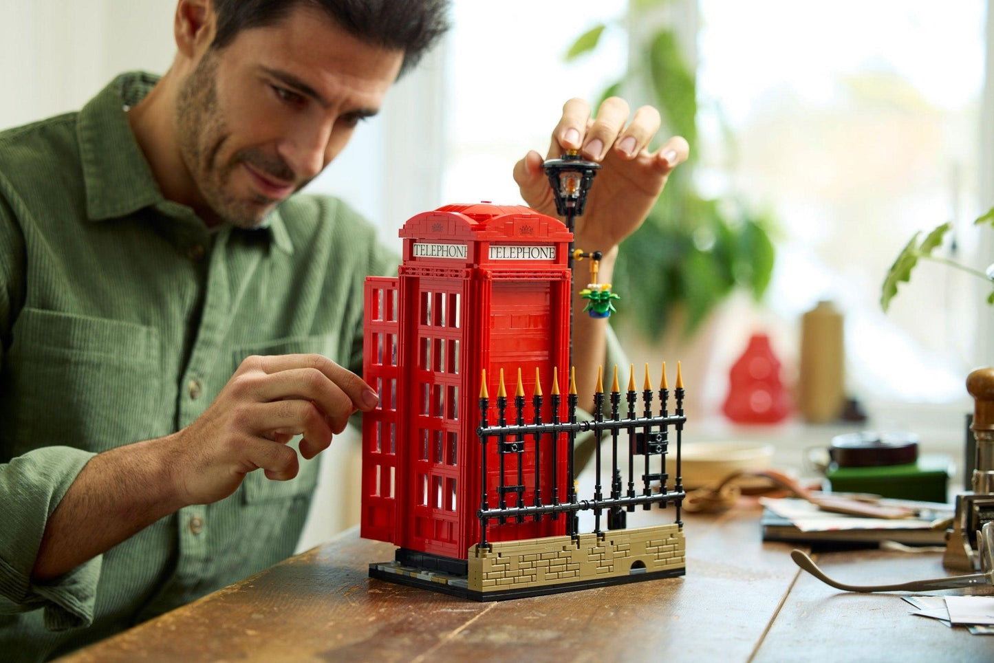 LEGO Red London Telephone Box 21347 Ideas @ 2TTOYS | Official LEGO shop😊🥰 2TTOYS €. 114.99