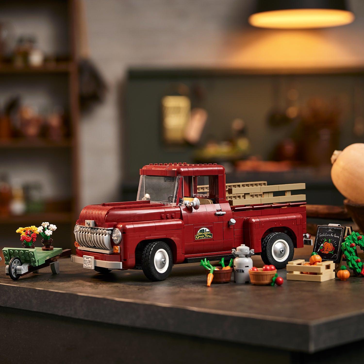 LEGO Red Pick-Up truck 10290 Creator Expert LEGO CREATOR EXPERT @ 2TTOYS | Official LEGO shop😊🥰 LEGO €. 149.99