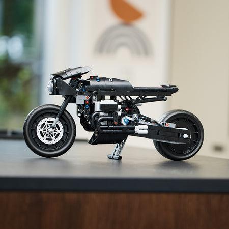 LEGO The BATMAN – BATCYCLE™ 42155 Technic LEGO BATMAN @ 2TTOYS | Official LEGO shop😊🥰 LEGO €. 46.99