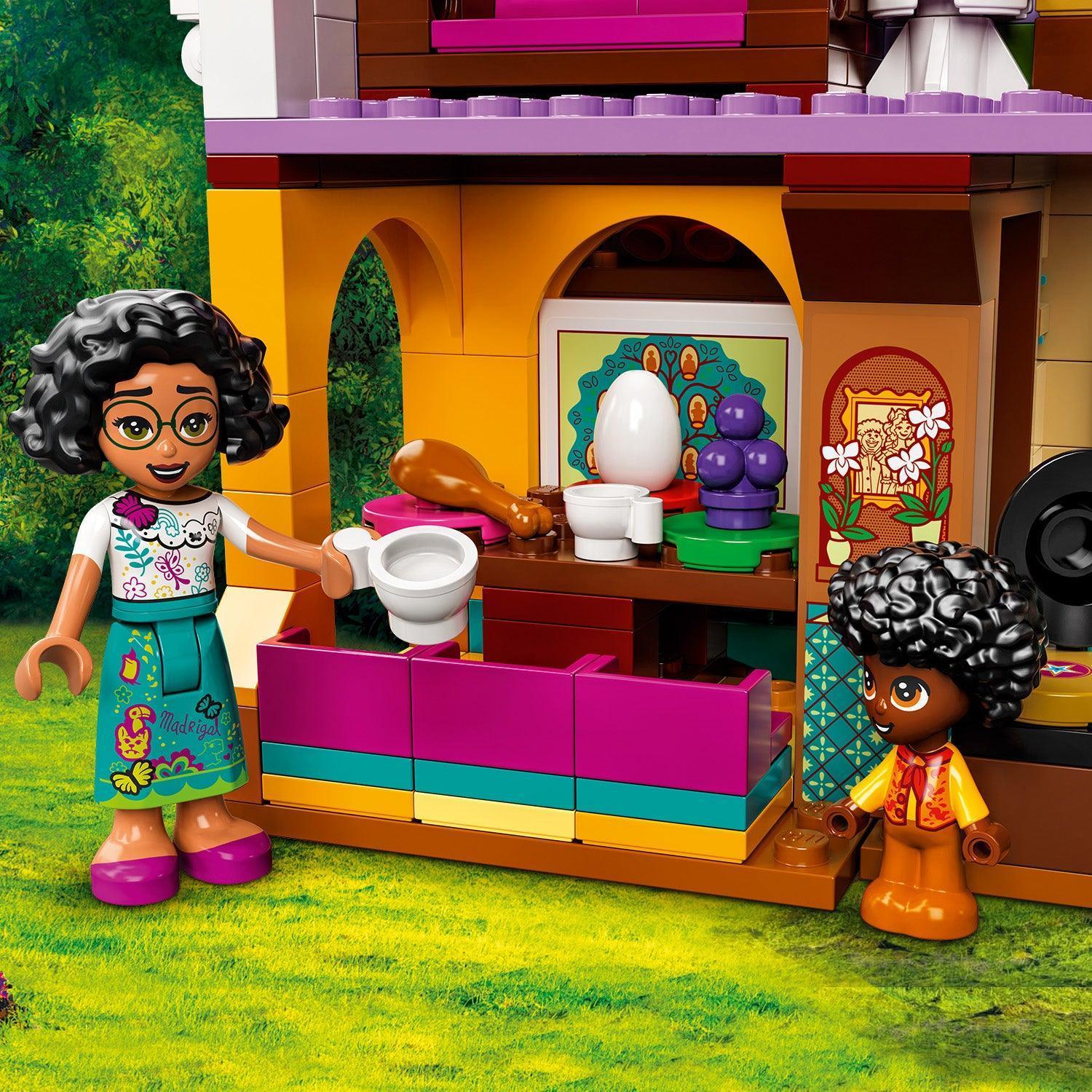 LEGO The Madrigal House 43202 Disney Encanto LEGO DISNEY ENCANTO @ 2TTOYS LEGO €. 49.99