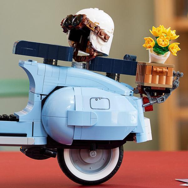 LEGO Vespa 125 Piaggio Scooter 10298 Icons LEGO CREATOR EXPERT @ 2TTOYS | Official LEGO shop😊🥰 LEGO €. 84.99