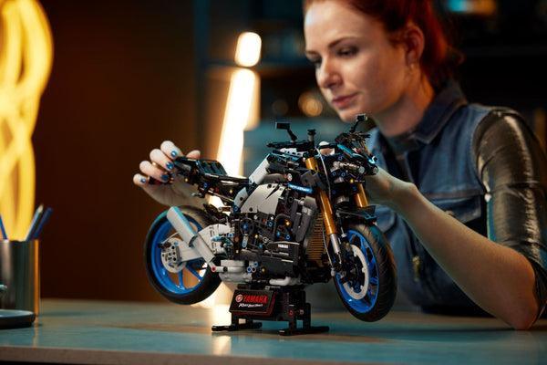 LEGO Yamaha MT-10 SP Motorcycle 42159 Technic LEGO TECHNIC @ 2TTOYS | Official LEGO shop😊🥰 LEGO €. 194.98