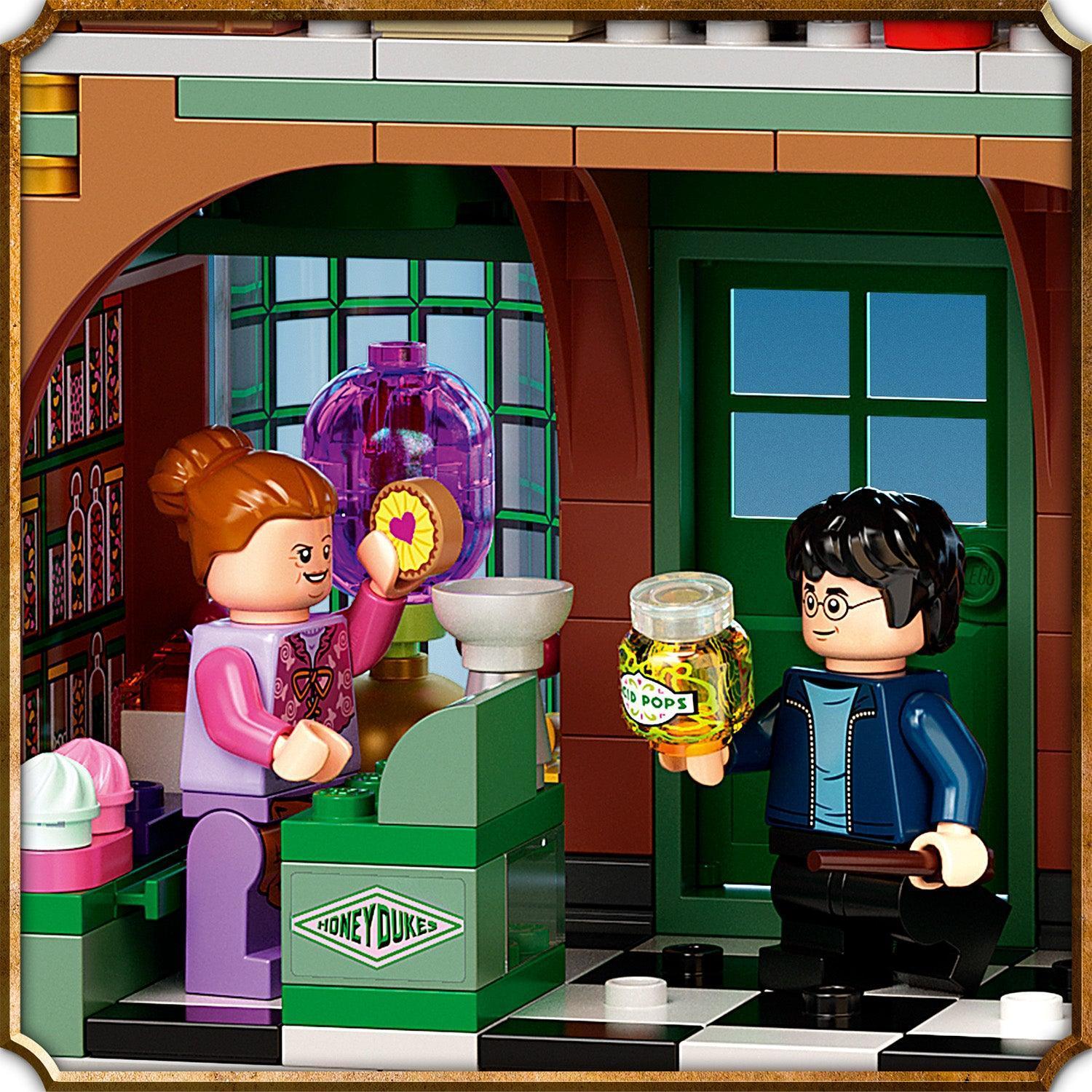 LEGO Zweinsveld Dorpsbezoek inclusief gouden Ron Wemel 76388 Harry Potter (USED) LEGO HARRY POTTER @ 2TTOYS LEGO €. 64.99